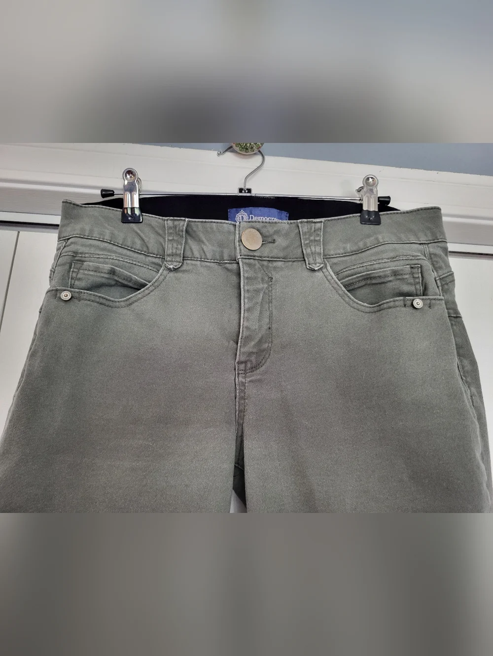 Democracy Sz 8 AB Solution, Olive Green Knee-Length Women's Bermuda Shorts - Picture 3 of 7